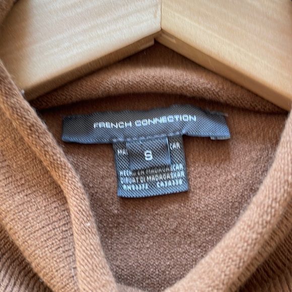 French Connection Mock Neck Top. S. Gently used. Wide waistband. - Picture 2 of 4